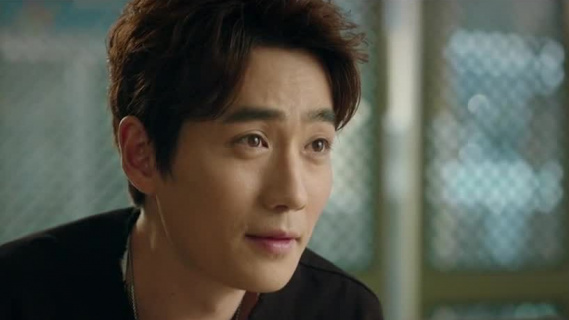 朱一龙吃饭现金手机被偷，陈佩斯新疆口音重现