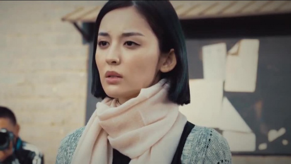 古力娜扎吊威亚勇敢求爱，硬怼心机女明星