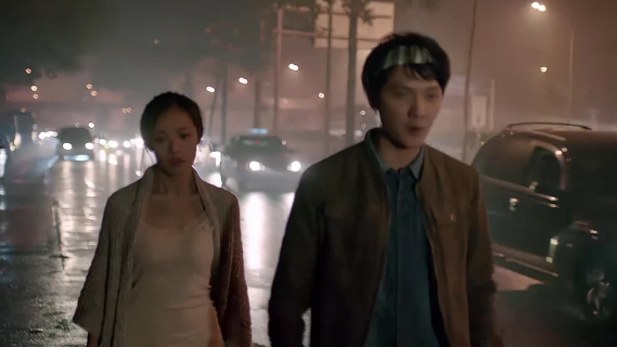 冯绍峰怒吼女友是”神经病“，一回头后悔都来不及