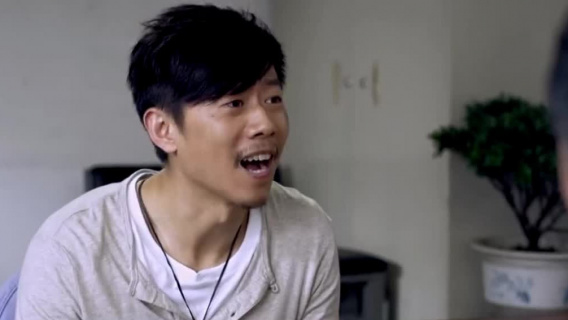 小伙关心女孩，不料被误会有歹意