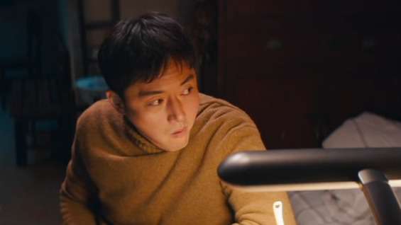 小伙欲拿资金捐助贫困户，被女友嘲讽是自嗨