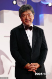 《愛情生活》首映 是枝裕和與朱利安·摩爾捧場