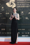 海南岛电影节红毯回顾 杨幂露腰长裙妩媚张嘉倪知性