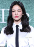 宋慧喬學(xué)院風(fēng)現(xiàn)身新劇發(fā)布會(huì) 暗黑少女范兒十足