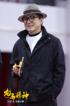 《龙马精神》郑州路演 成龙郭麒麟现场大合唱《真心英雄》