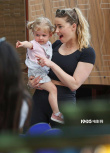 艾梅柏·希爾德移居西班牙！2歲愛女正面照首曝光
