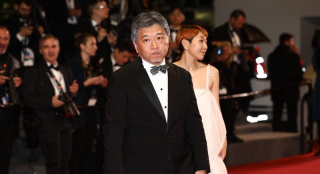 是枝裕和安藤樱亮相戛纳主竞赛《回归》首映红毯