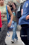 再婚家庭和睦!大本女儿与洛佩慈女儿牵手去游乐园