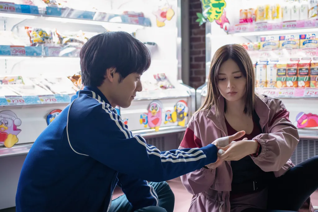 真人版《僵尸100》曝预告 赤楚卫二白石麻衣出演