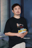 沈腾艾伦话剧式谢幕映后 现场回应喜剧影响颜值