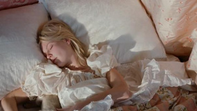 电影中的绝美睡衣，这才是“美人觉”的正确打开方式！