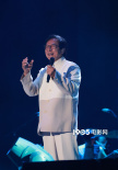 兩大巨星同臺！成龍助陣周杰倫演唱會 合唱《聽媽媽的話》