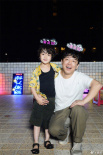 破6亿！黄渤晒《学爸》幕后照 与“儿子”互动温馨有爱