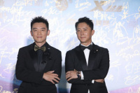 《前任4》剧组登上红毯 韩庚郑恺于文文宣传新作