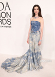 美神降臨！安妮·海瑟薇亮相2023 CFDA時尚大獎