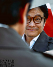 春節(jié)檔電影《紅毯先生》曝光芭莎大片 導(dǎo)演寧浩優(yōu)雅亮相