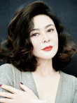 時(shí)光荏苒，美人依舊！61歲關(guān)之琳演繹絲光鍛影大片