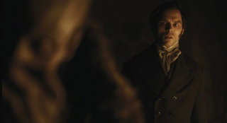 《诺斯费拉图》发剧照 尼古拉斯·霍尔特造型曝光_好莱坞_电影网_1905.com