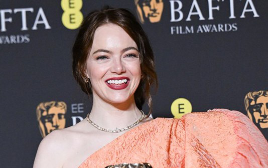 二封!石头姐艾玛·斯通获“英国奥斯卡”最佳女主