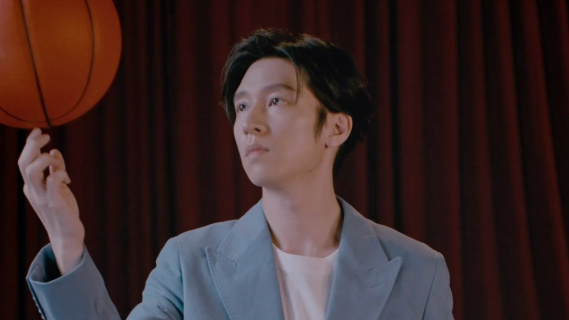 六公主放映厅慢镜头下的孙阳，定格他的酷帅瞬间