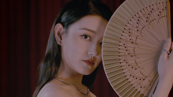 六公主放映厅慢镜头下的蒋依依，定格她的优雅瞬间