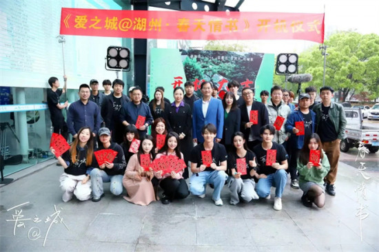 解锁Citywalk玩法、电影感拉满…这部微短剧超乎想象