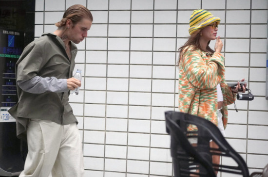 贾斯汀·比伯夫妇外出 海莉孕期OOTD时尚感拉满