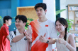 潘展樂(lè)、汪順等中國(guó)游泳隊(duì)隊(duì)員回國(guó) 落地上海基地