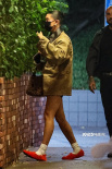 海莉·比伯生子后與金小妹出街 下衣失蹤身材恢復(fù)中