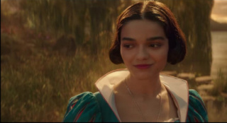 嘴硬！《白雪公主》国际版预告 介绍白雪名字由来_好莱坞_电影网_1905.com