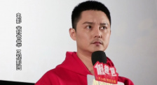 尹正在劇組吃到賈冰做的飯 《假爸爸》路演上演報菜名
