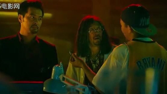 特工艾米拉：赶紧把东西移出实验室