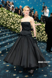 2025 Met Gala：蕾哈娜挺三胎孕肚亮相，炸翻全场！