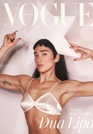 啪姐性感登封！大方认爱卡哥：是的，我们订婚了