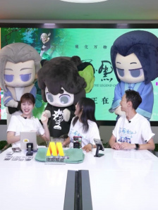 《罗小黑战记2》主创做客直播间 主持人罗曼说和小黑是兄妹