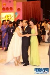 TVB台庆亮灯仪式邵逸夫获香吻 众花旦争宠斗艳