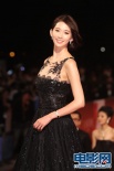 露香肩、秀美腿 金馬紅毯女星長裙走秀春光好