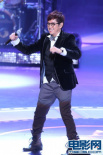 谭咏麟献歌依旧活力四射 携手萧亚轩、Mr.乐团