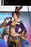 嫩模迎圣誕玩轉(zhuǎn)Cosplay 變性感小惡魔火辣誘人